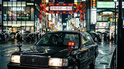 雨夜歌舞伎町出租车街景