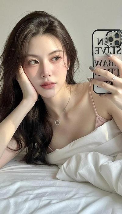 周一的心情：在柔和的阳光下，这个世界仿佛充满了温馨与梦幻……