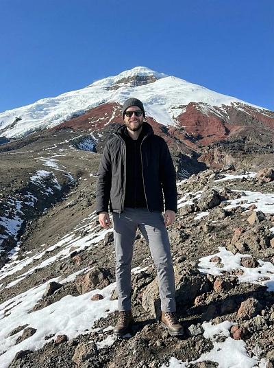 厄瓜多尔科托帕希火山时尚登山照