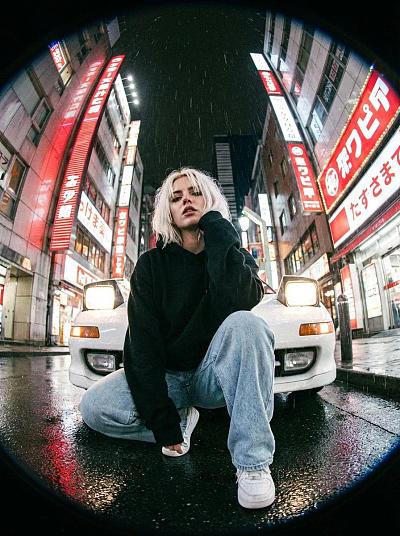 东京雨夜街头时尚写真