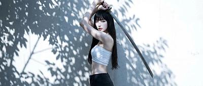 冷光下的武士少女：光影交错中的静谧力量