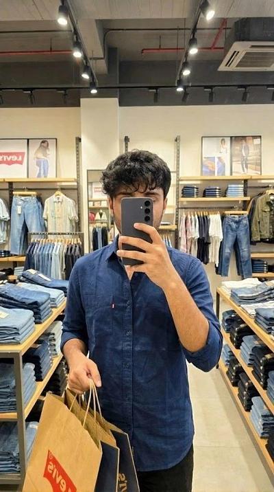 Levi’s 试衣间自拍编辑