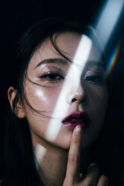 光影魅惑的K-pop时尚特写