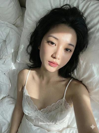 纯欲风东方美女床照写真提示词预设