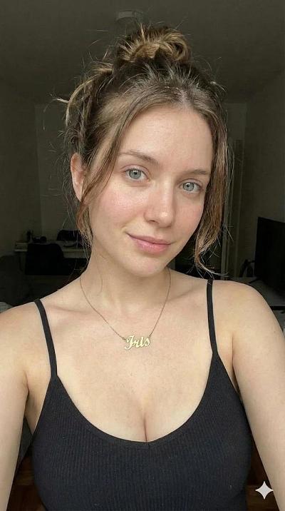 自然风少女自拍肖像