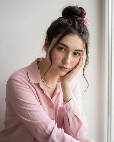 温柔少女窗边写真