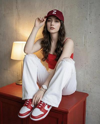 红帽少女时尚写真